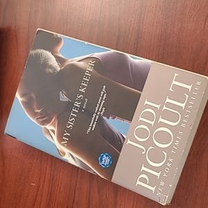 Jodi Picoult paperback edition My Sisters Keeper with readers club guide